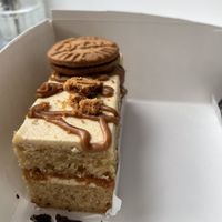 vegan lotus bus off cake at Mood in Watford