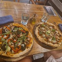 Pizza field und Pizza jackfruit. Sehr lecker at Bella by Sage in Ubud