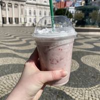 Strawberry milkshake at Scoop 'n Dough in Lisbon