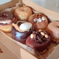 Classic, tiramisu, bannoffee pie, chocolate tart and chocolate hazelnuts at Scoop 'n Dough in Lisbon