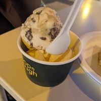 Ice cream at Scoop 'n Dough in Lisbon