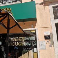 Ice cream & doughnuts at Scoop 'n Dough in Lisbon