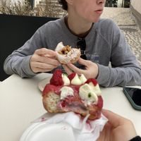Apple crumble and raspberry vanilla   at Scoop 'n Dough in Lisbon