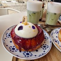 Blueberry donut with panacota at Scoop 'n Dough in Lisbon