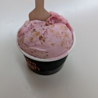 Raspberry Cheesecake ice cream at Scoop 'n Dough in Lisbon