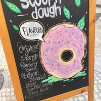 Entrance  at Scoop 'n Dough in Lisbon