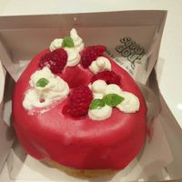 Raspberry doughnut at Scoop 'n Dough in Lisbon