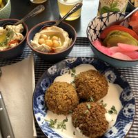 Falafel Hummus Teller  at Hammana Café in Colmar