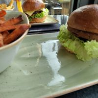 Abenteuerlust (Briochebun) (without tomatoes and red beet) at Hans im Glück - Leopoldstr in Munich