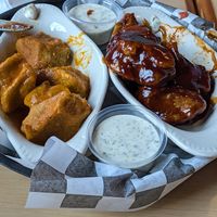 Seitán wings at 10th Street Diner in Indianapolis