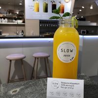 Immunity juice to-go 🍋🌱 at Slowjuice in Copenhagen