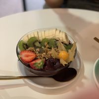 Açai bowl at Urbano Specialty Coffee in Madrid
