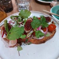 Vegan toast at Urbano Specialty Coffee in Madrid