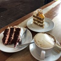 Red velvet & carrot cake & cappuccino Soja   at Dempanadas in Valencia