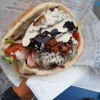 Falafel traditionnel at Chez Marianne in Paris