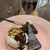 Dessert and coffee  at Neu Cat Cafe in Osaka