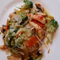 Reisbandnudeln mit Shrimps und Gemüse at Mr. Nam  in Vienna
