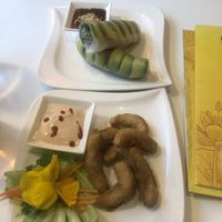 Vegane Garnelen und Avocado Rollen at Mr. Nam  in Vienna