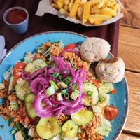 Cous Cous Salat und Pommes at Flotten Happen in Langeoog