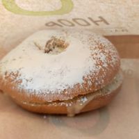 Bagel Dolce con Burro d'Arachidi e Zucchero di Canna at Hoop Bagel & Salad - Vomero in Naples