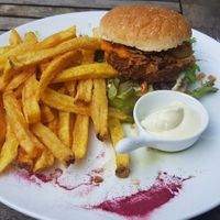 Vegan cheeseburger #beyondmeat at Frenzen in Moenchengladbach