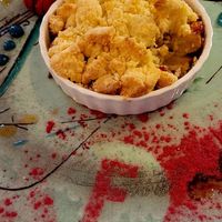 Rhabarber Crumble mit veganem Vanilleeis at Frenzen in Moenchengladbach