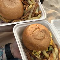 Burgers et frites at Poseidon's Kitchen in Oleron