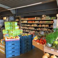 Vegetables, fruit, juices, bulk section of pulses and seeds, etc. at Al'Binete in Oupeye
