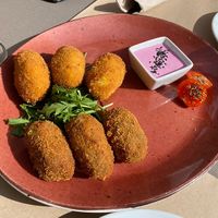 Croquetas de calabaza y setas con Veganesa de remolacha  at Serendipia in Granada