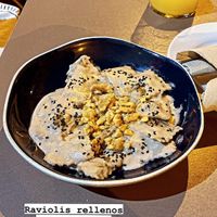 Raviolis salsa de nueces at Serendipia in Granada