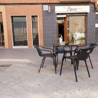 Exterior and outdoor seating at Pipoca in Murcia
