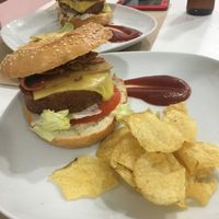 Texas bagel with Beyond Meat at Pipoca in Murcia