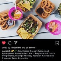 Happy customers  at Taco Bar in Szigliget