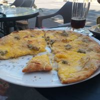 Quattro formaggi pizza at Level Up in Bucharest