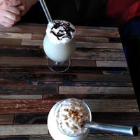 Both were amazing (mint-chocolate and caramel-cinnamon)! at Cafe SIVA 카페 시바 in Seoul