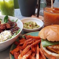 Beyond Bowl & Beyond Burger at Avo Brothers in Milan