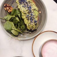 Avocado with bread at Avo Brothers in Milan
