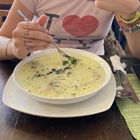 Ravioli espinaca, ricota y nuez con salsa blanca & pesto  at Pastas Trigo in Valdivia