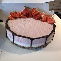 Awesome rawcake🩷 highly recommend this place!   at VeGofika Göteborg in Gothenburg