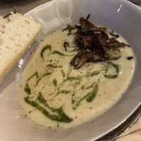 Knoflooksoep met aardpeer  at VanPlanten in Utrecht