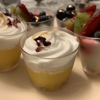 Shots de lemon pie y frutos  at Corazón de Limón  in Rosario