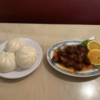 Steam buns and orange chickin at Wheel of Life in Irvine