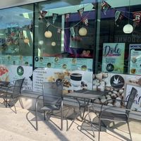 Outdoor Seating at Cinnaholic in Ottawa