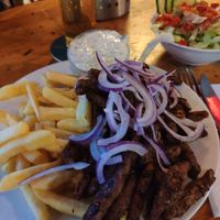 Gyros Teller mit Kölsch at Trash Chic in Cologne