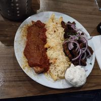Taxi Teller with Currywurst and Gyros at Trash Chic in Cologne
