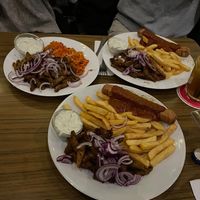 Taxi Teller & Gyros mit Reis   at Trash Chic in Cologne