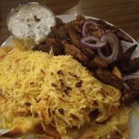 Vegan gyros with vegan Chilli Cheese Fries at Trash Chic in Cologne