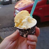 Limone und Passionsfrucht at Gelateria Brivido in Rome