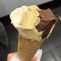 Cono vegano al gusto mandorla, pistacchio e cioccolato   at Gelateria Brivido in Rome