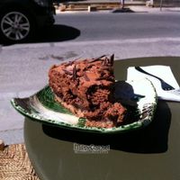 vegan chocolate mousse torte at Tushita in Munich